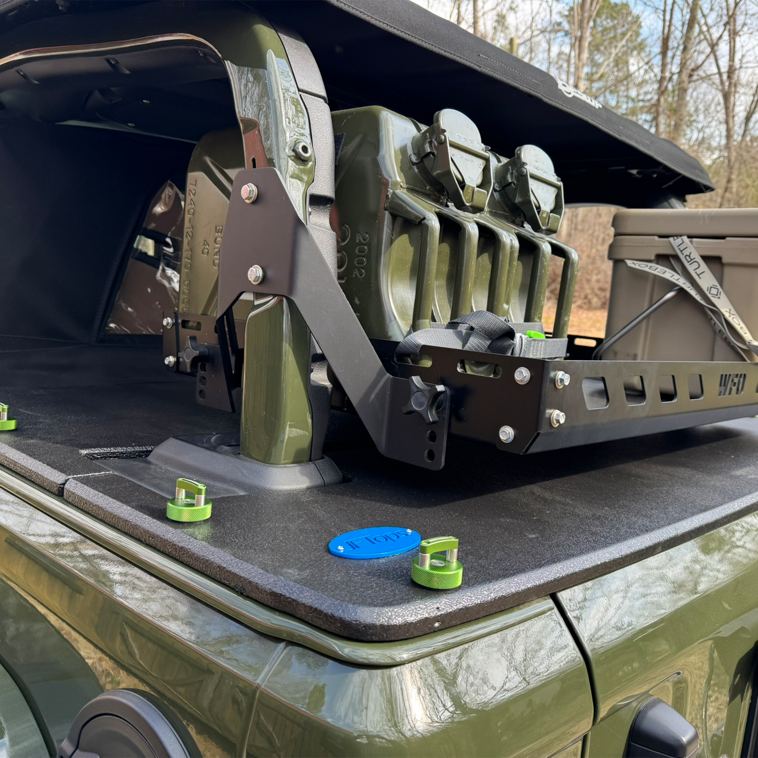 Wrangler JL Hardtop 2-Door Cargo Cover on Sarge Green Jeep