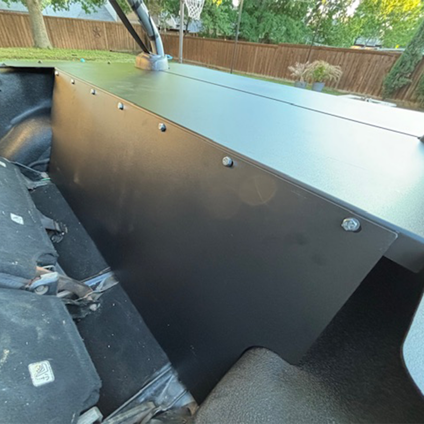 Back of a JKU hardtop view of security cargo cover 