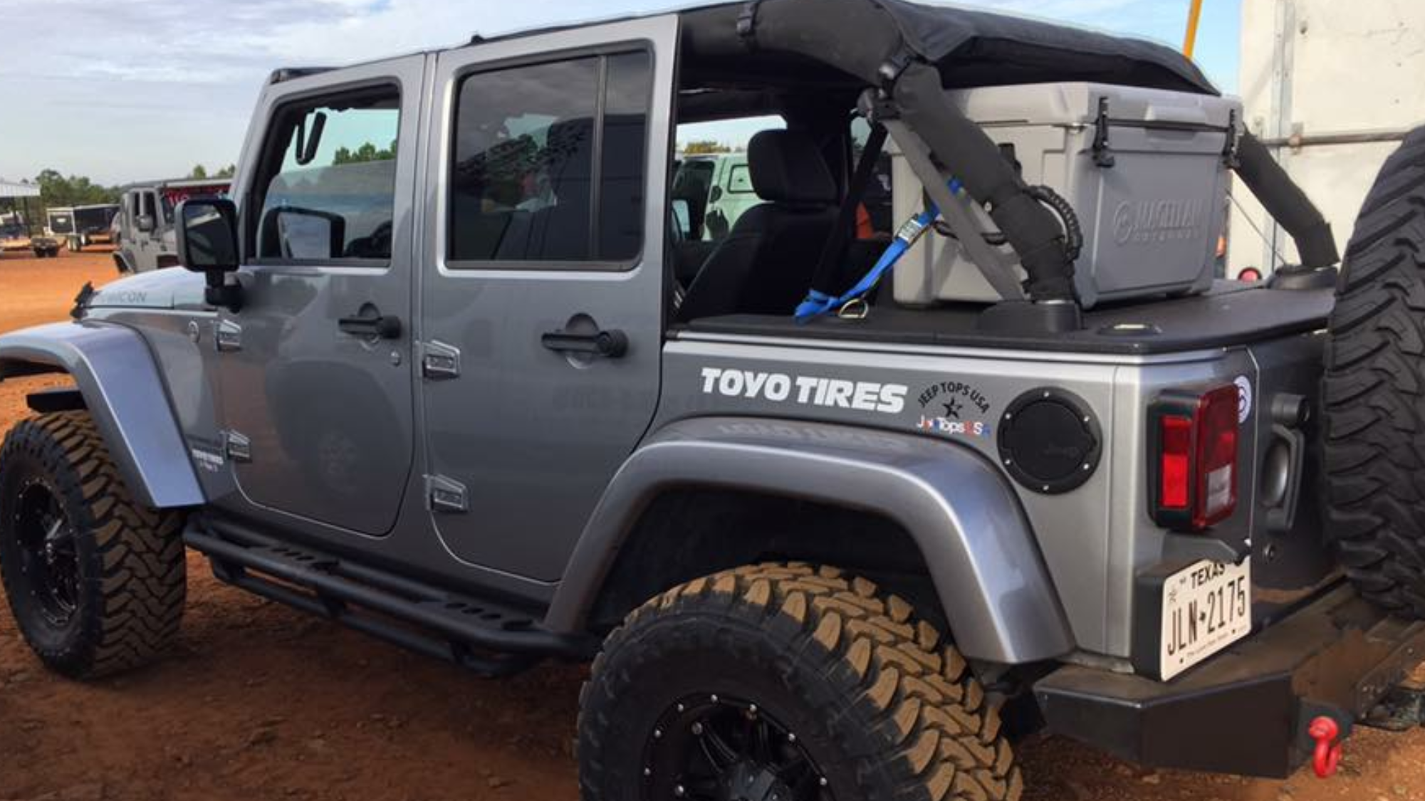 JKU 4 door hardtop bed cover wood version